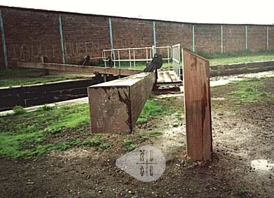 Badly positioned gate stop