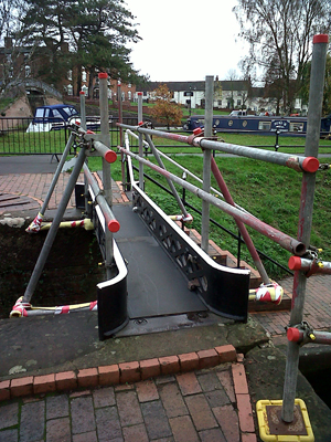 Stourport lock tail bridge